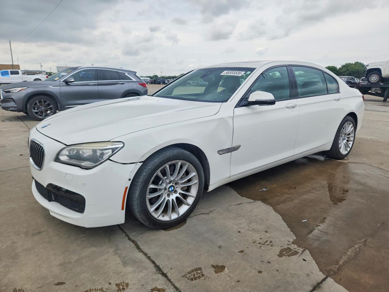 Salvage BMW 7 Series Image