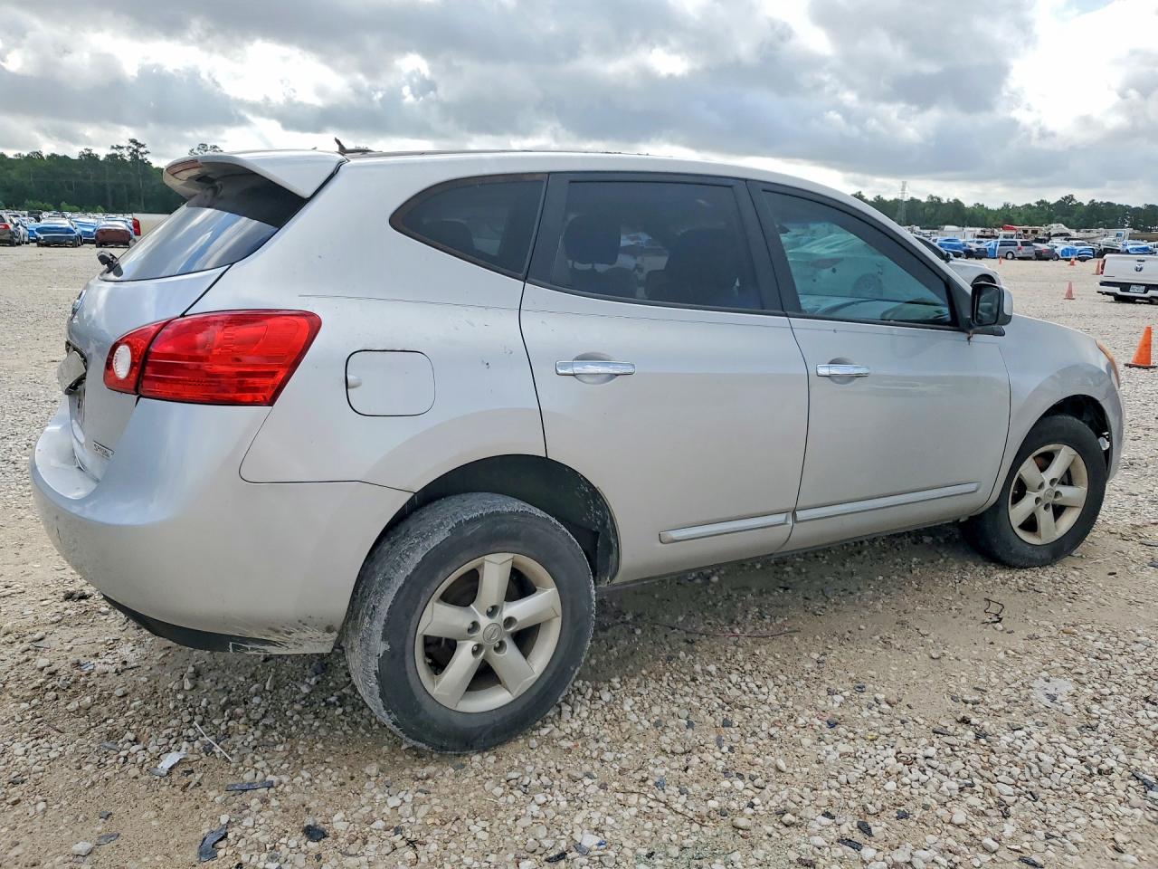 Nissan Rogue S