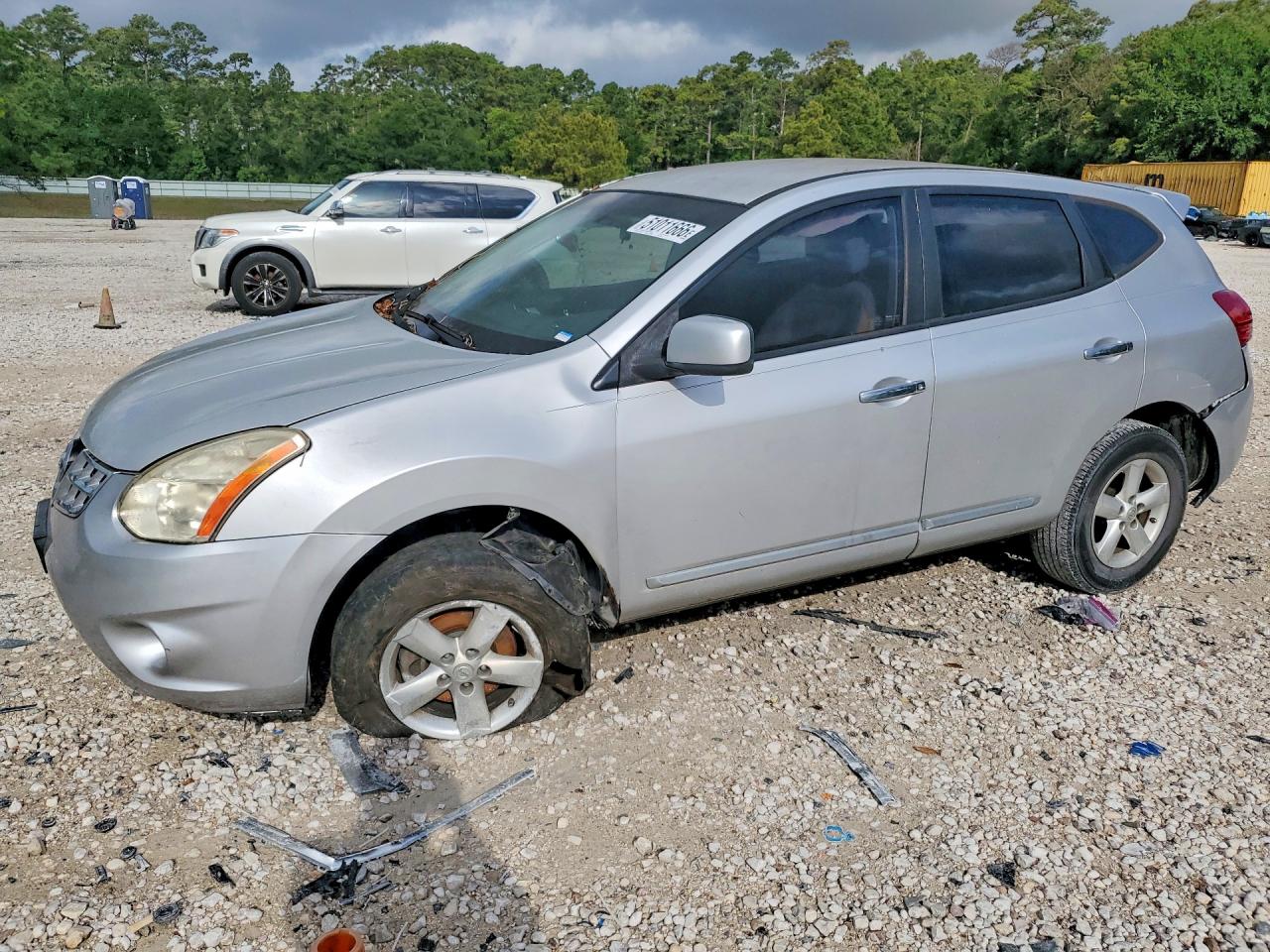 Salvage Nissan Rogue Image