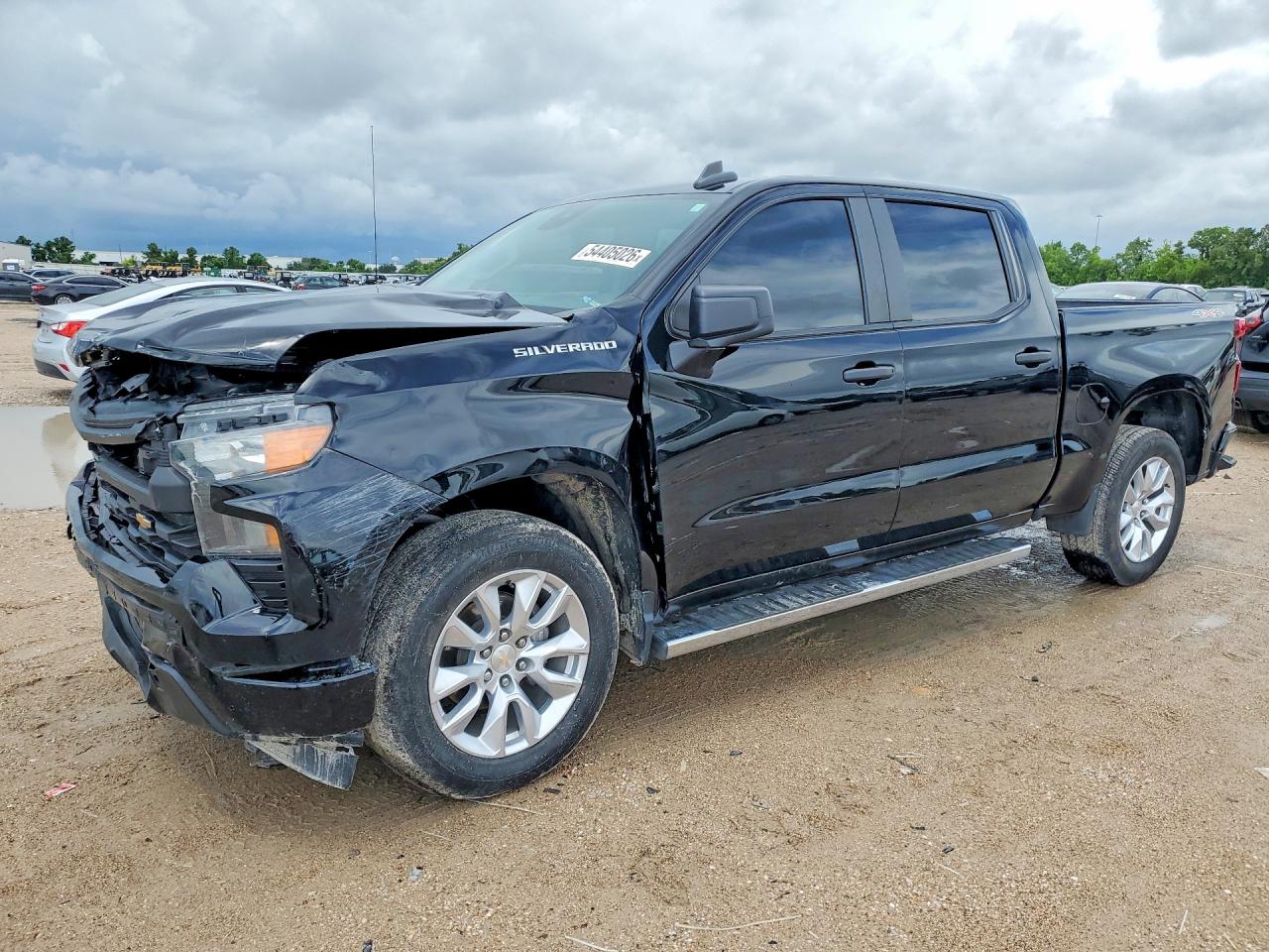 Salvage Chevrolet Silverado Image