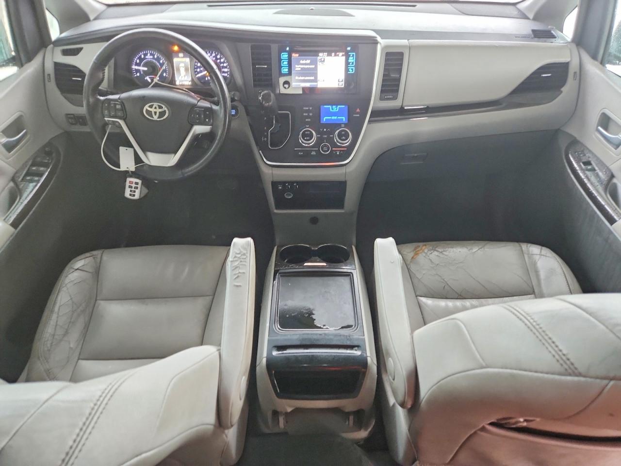 Toyota Sienna Xle 8-passenger