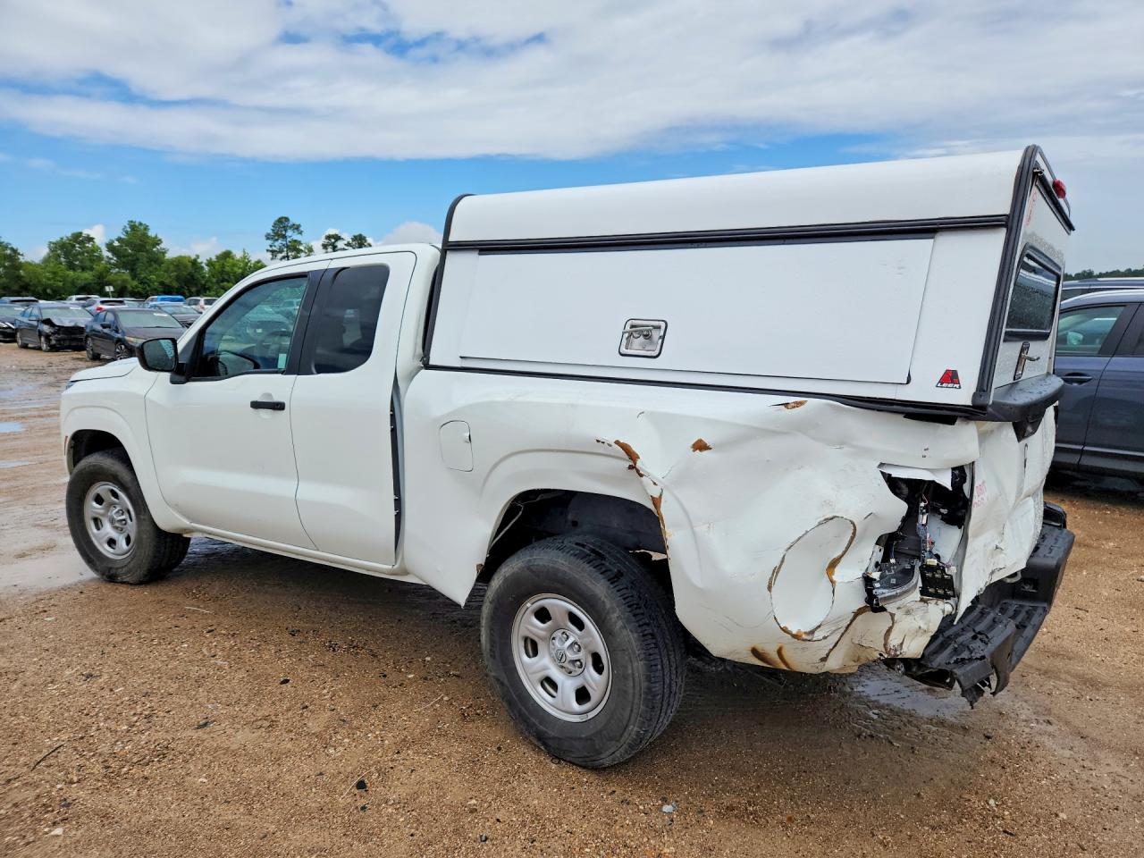 Nissan Frontier S