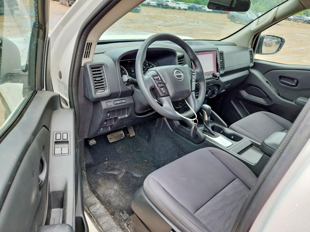 Nissan Frontier S