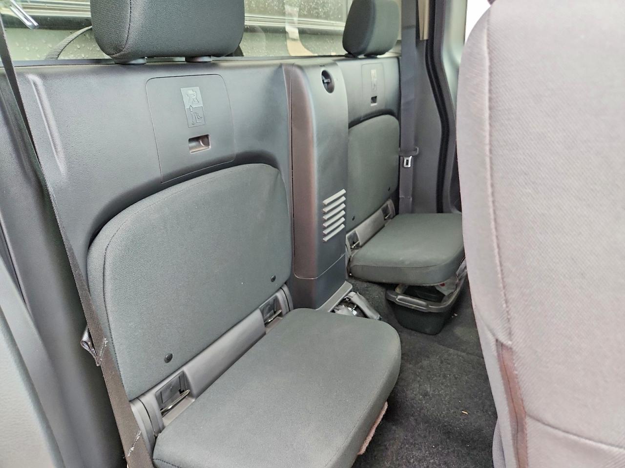 Nissan Frontier S