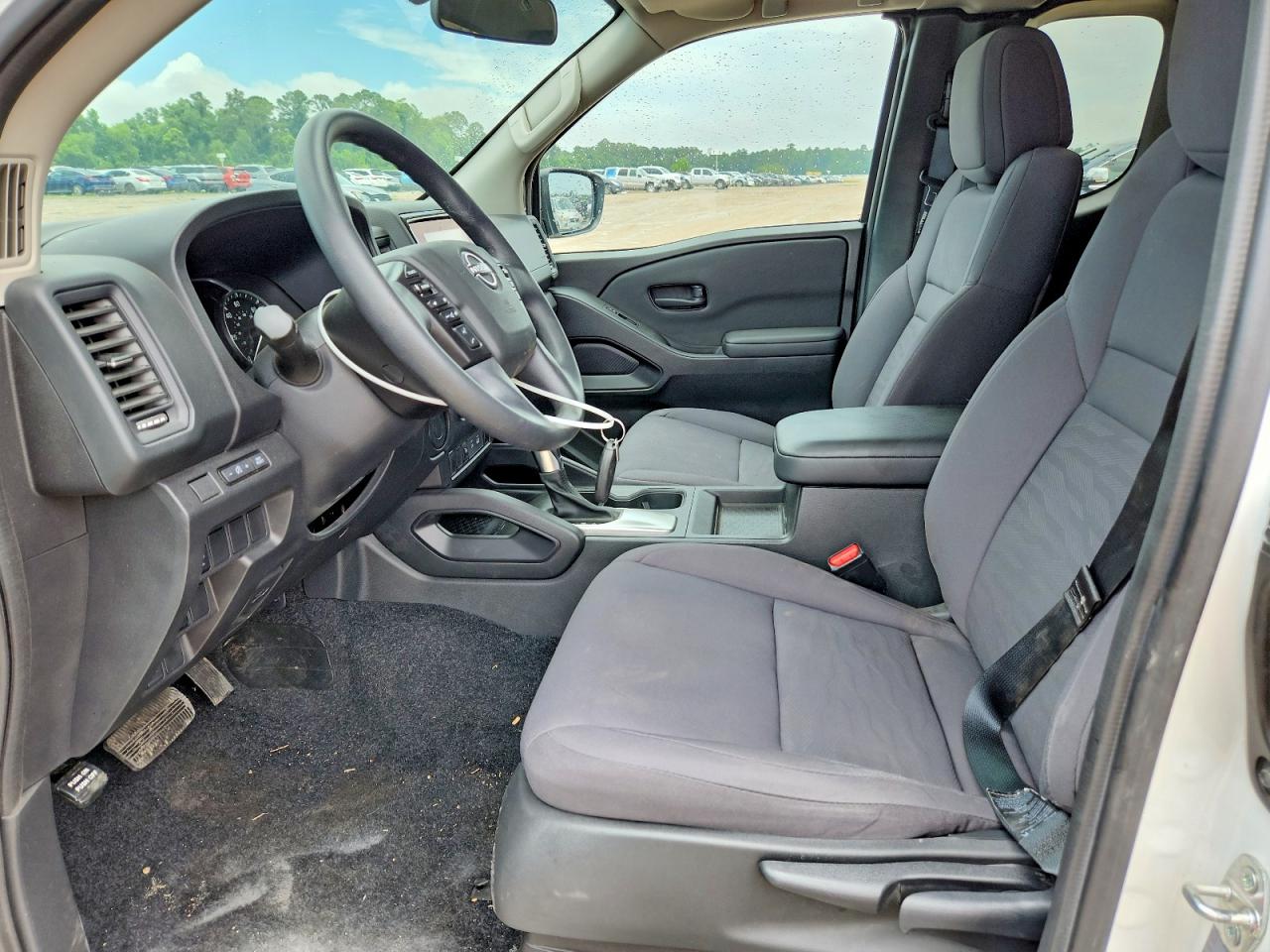 Nissan Frontier S