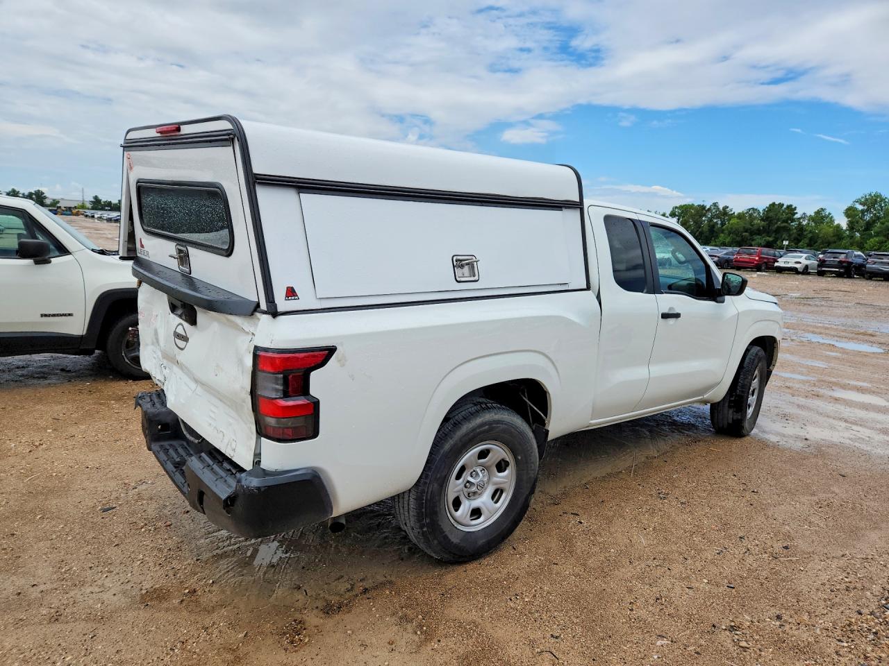 Nissan Frontier S