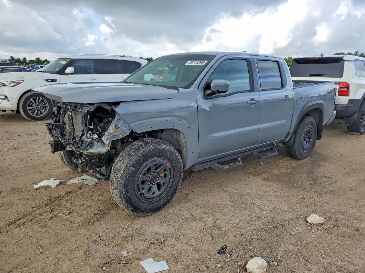 Salvage Nissan Frontier Image