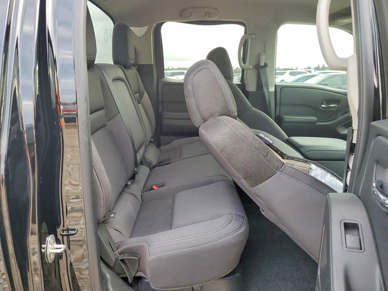 Nissan Frontier Sv
