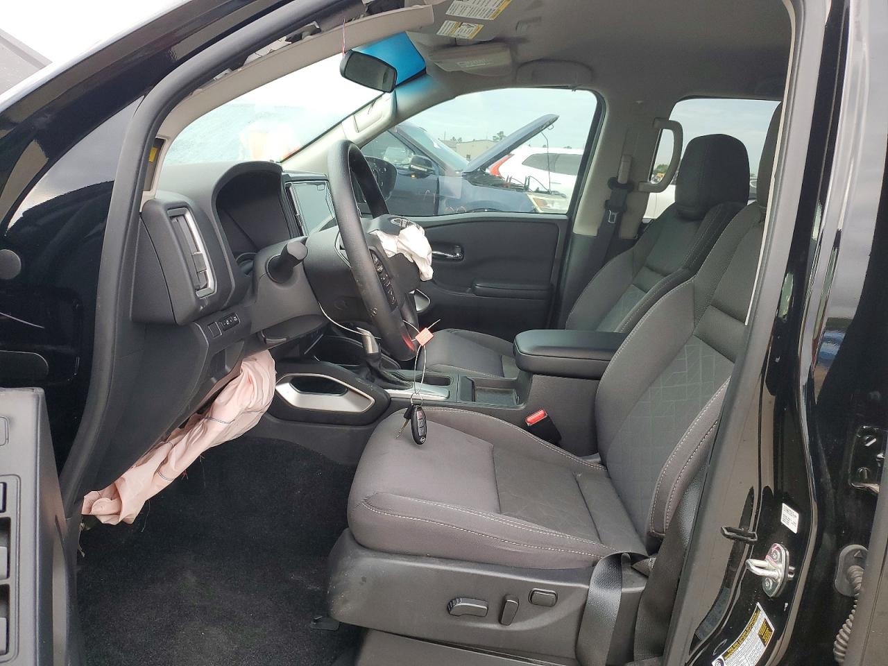Nissan Frontier Sv