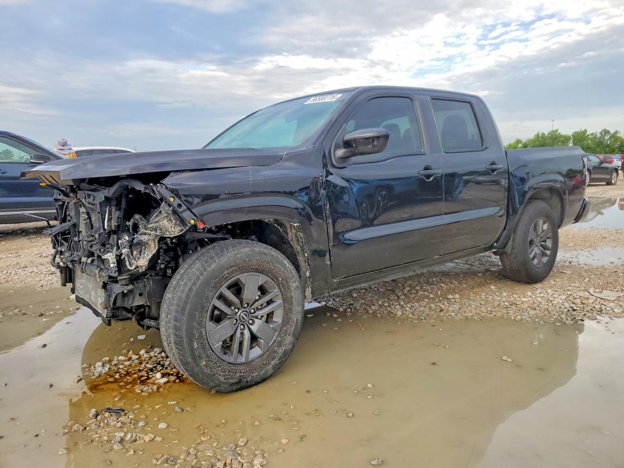Salvage Nissan Frontier Image