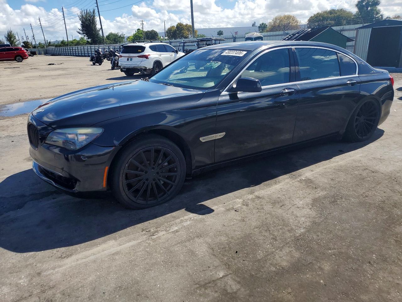 Salvage BMW 7 Series Image