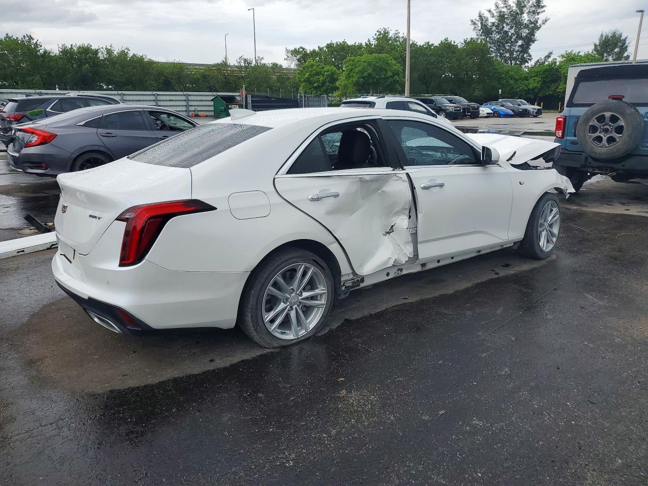 Cadillac CT4 Luxury