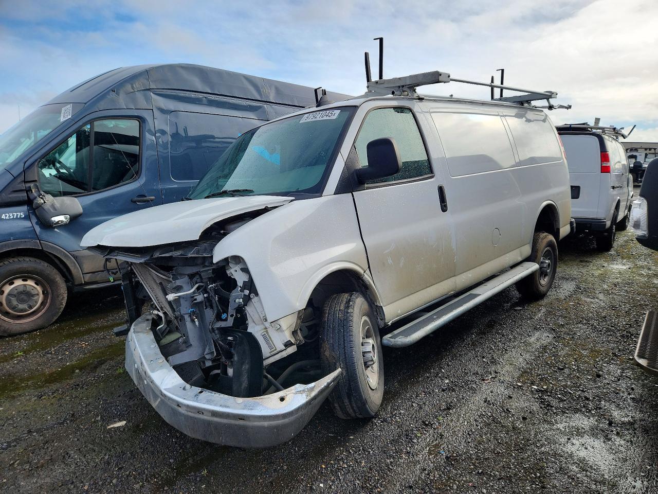 Salvage GMC Savana Image