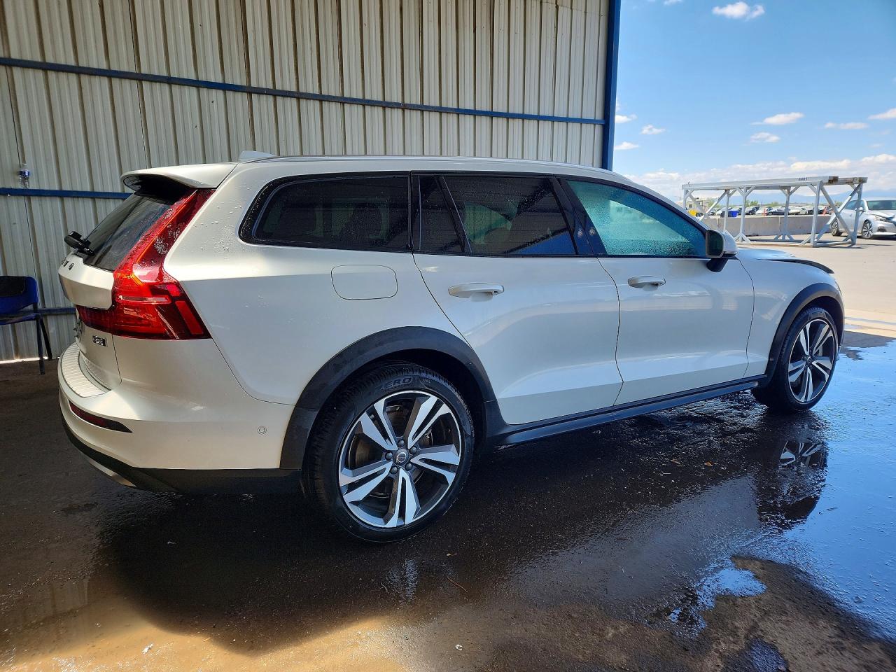 Volvo V60 Plus