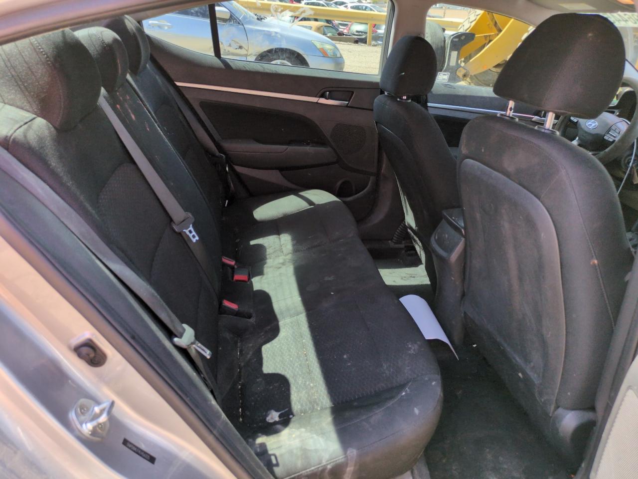 Hyundai ELANTRA Sel