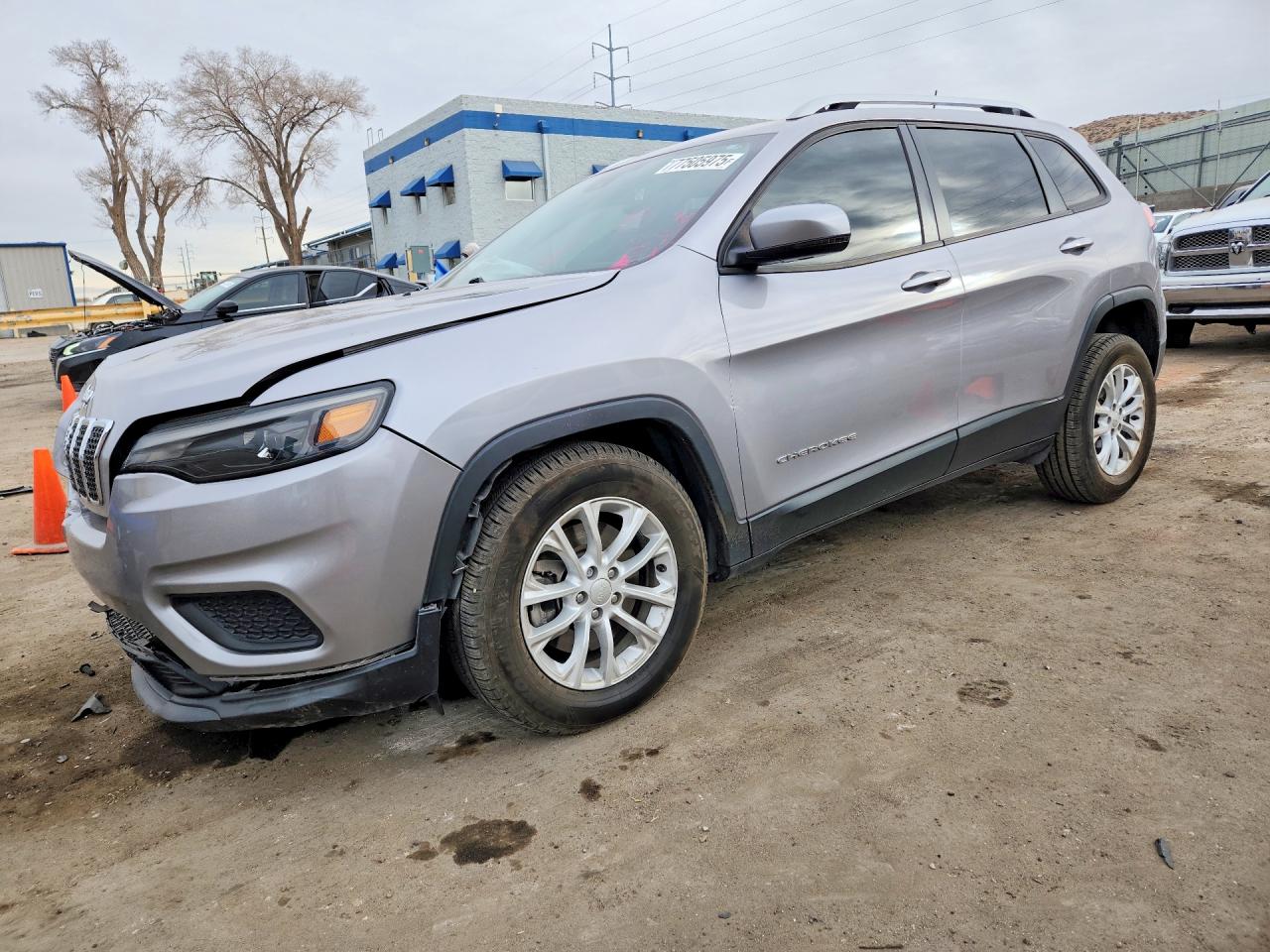 Salvage Jeep Grand Cherokee Image
