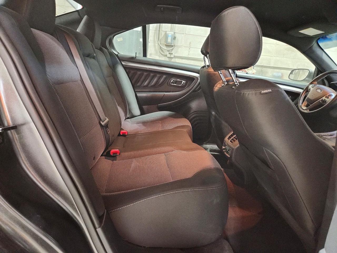Ford Taurus Sel
