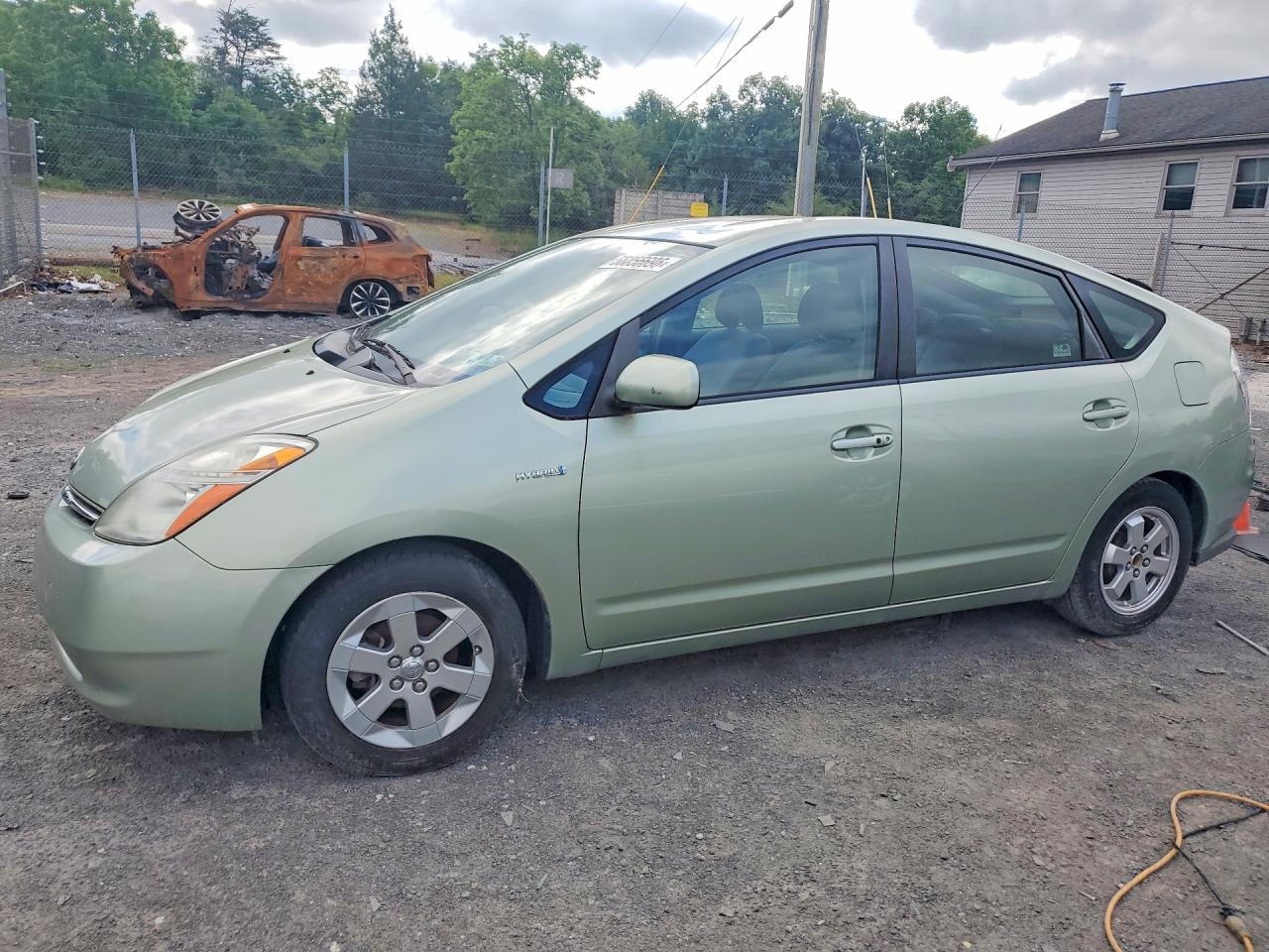 Salvage Toyota Prius Image
