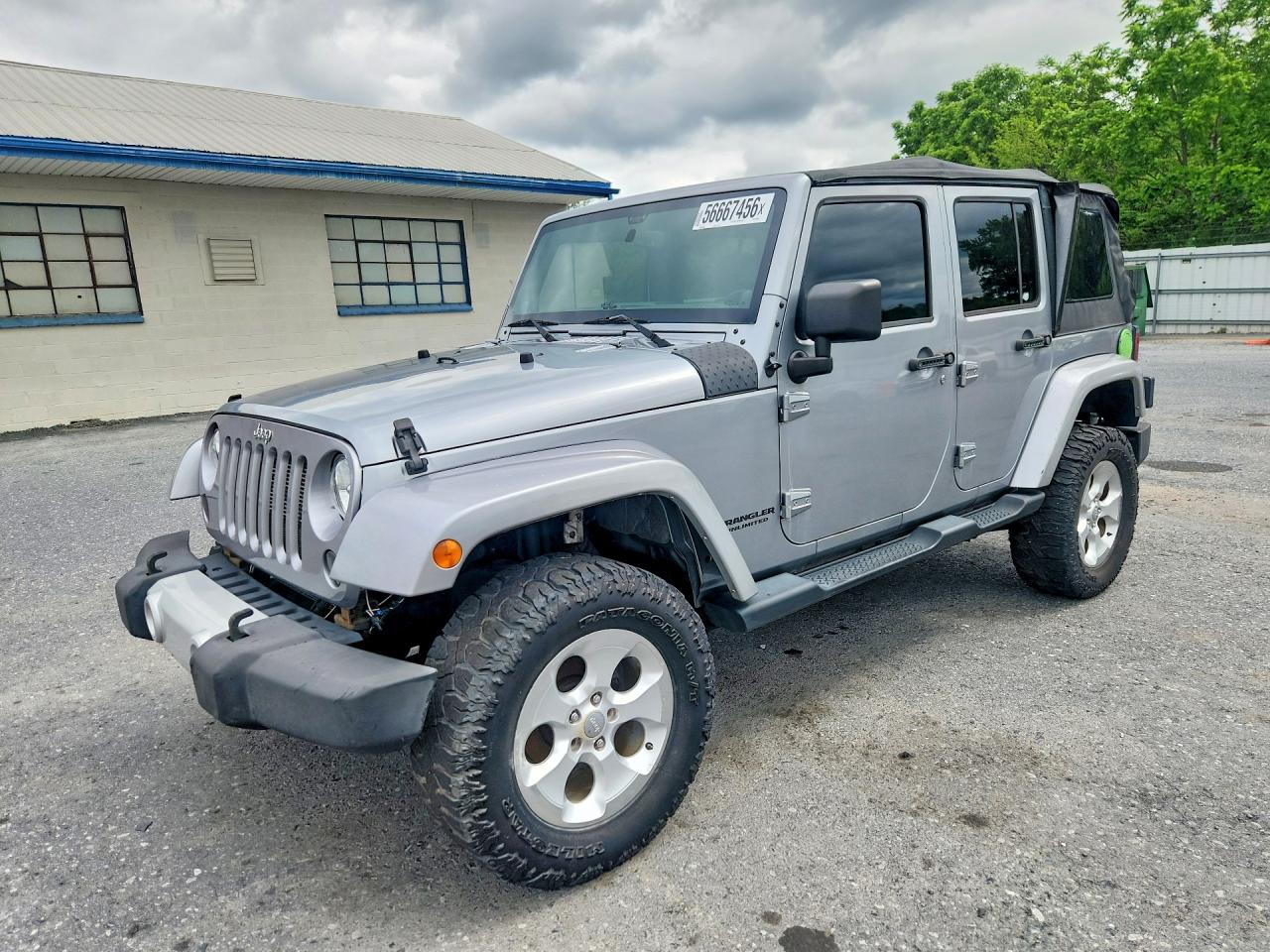 Salvage Jeep Wrangler Image