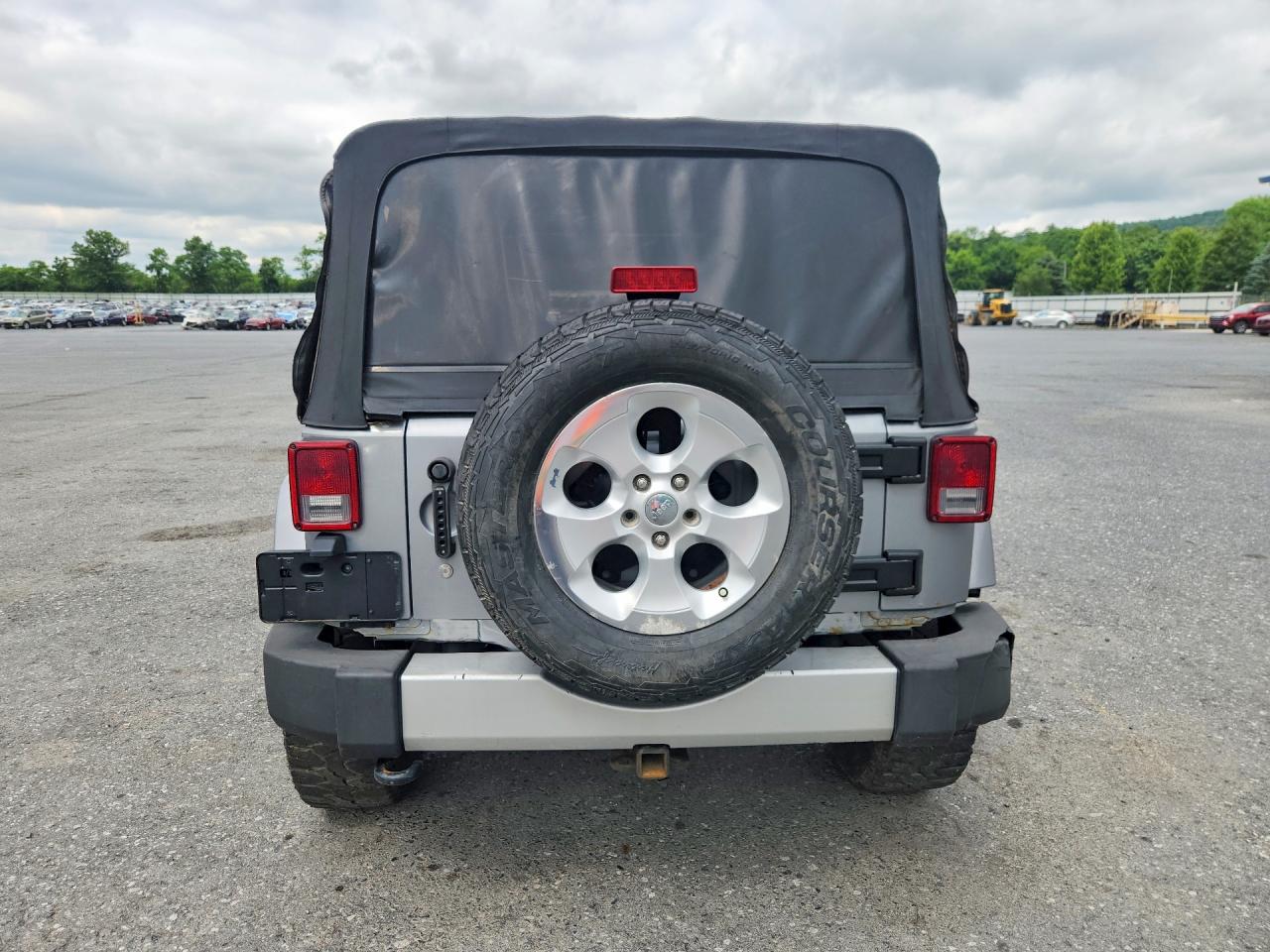 Jeep Wrangler Sahara