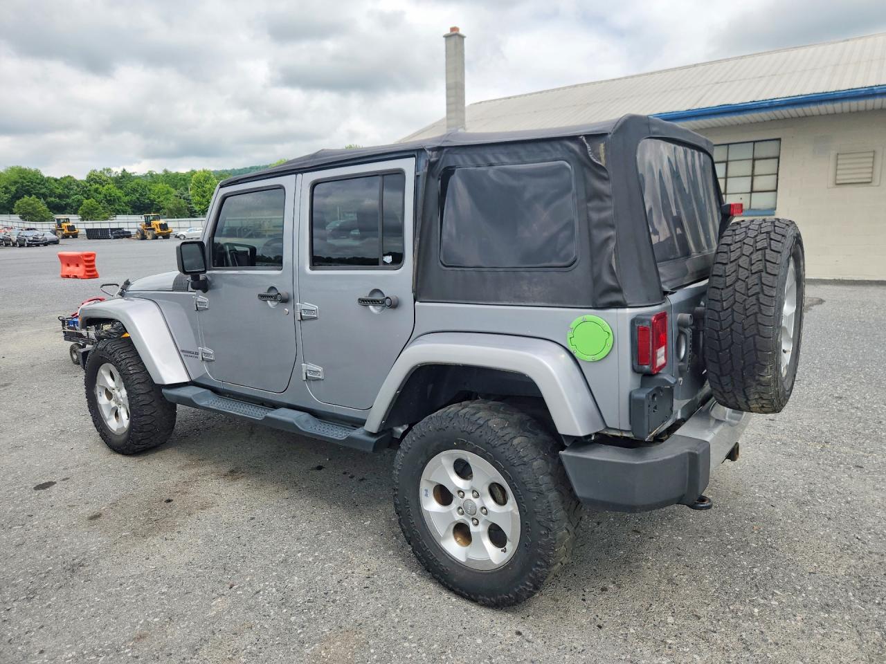 Jeep Wrangler Sahara