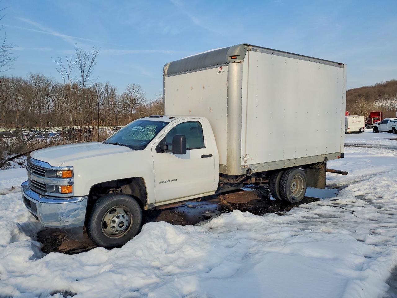Salvage Chevrolet Silverado Image