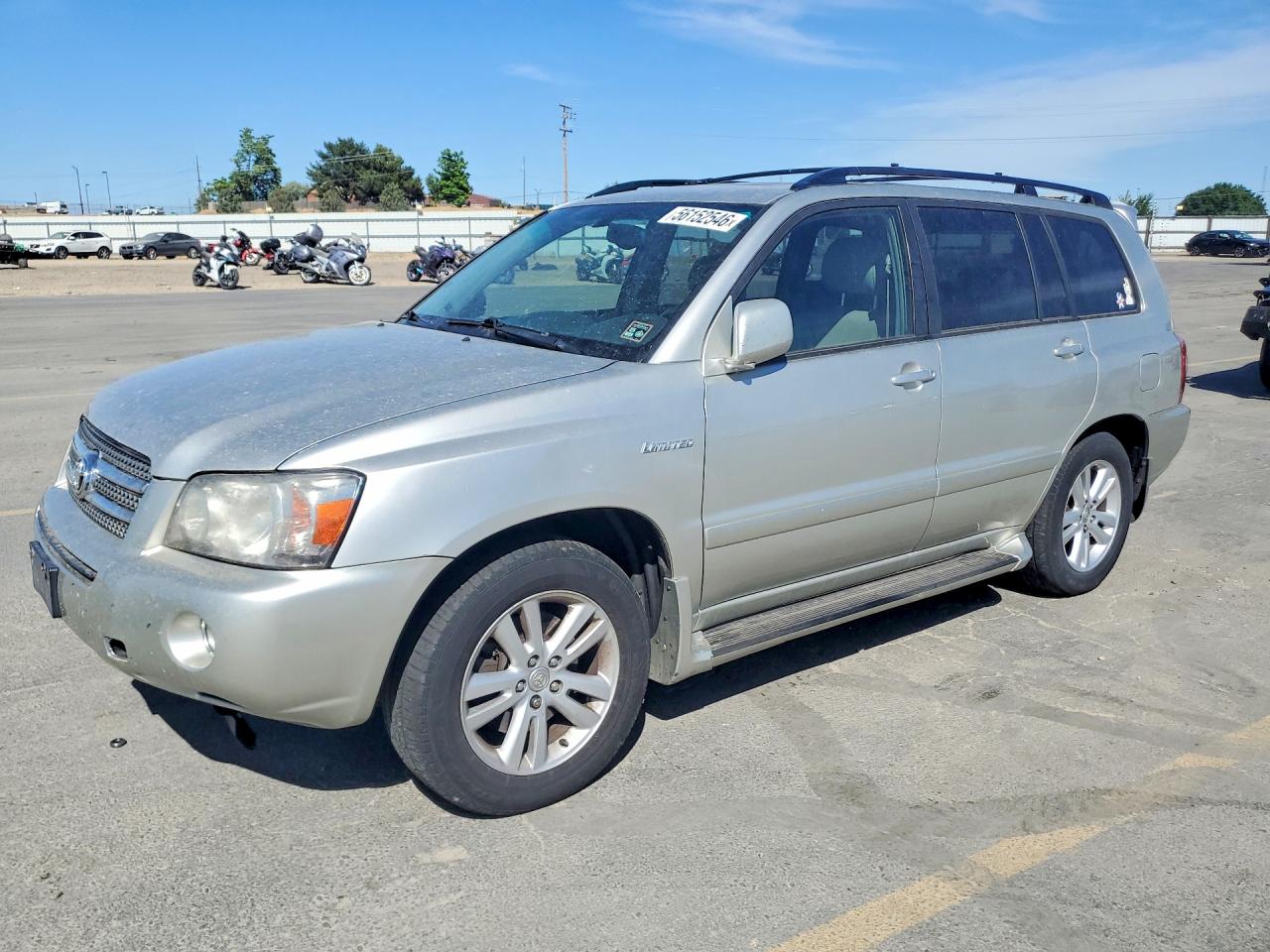 Salvage Toyota Highlander Image