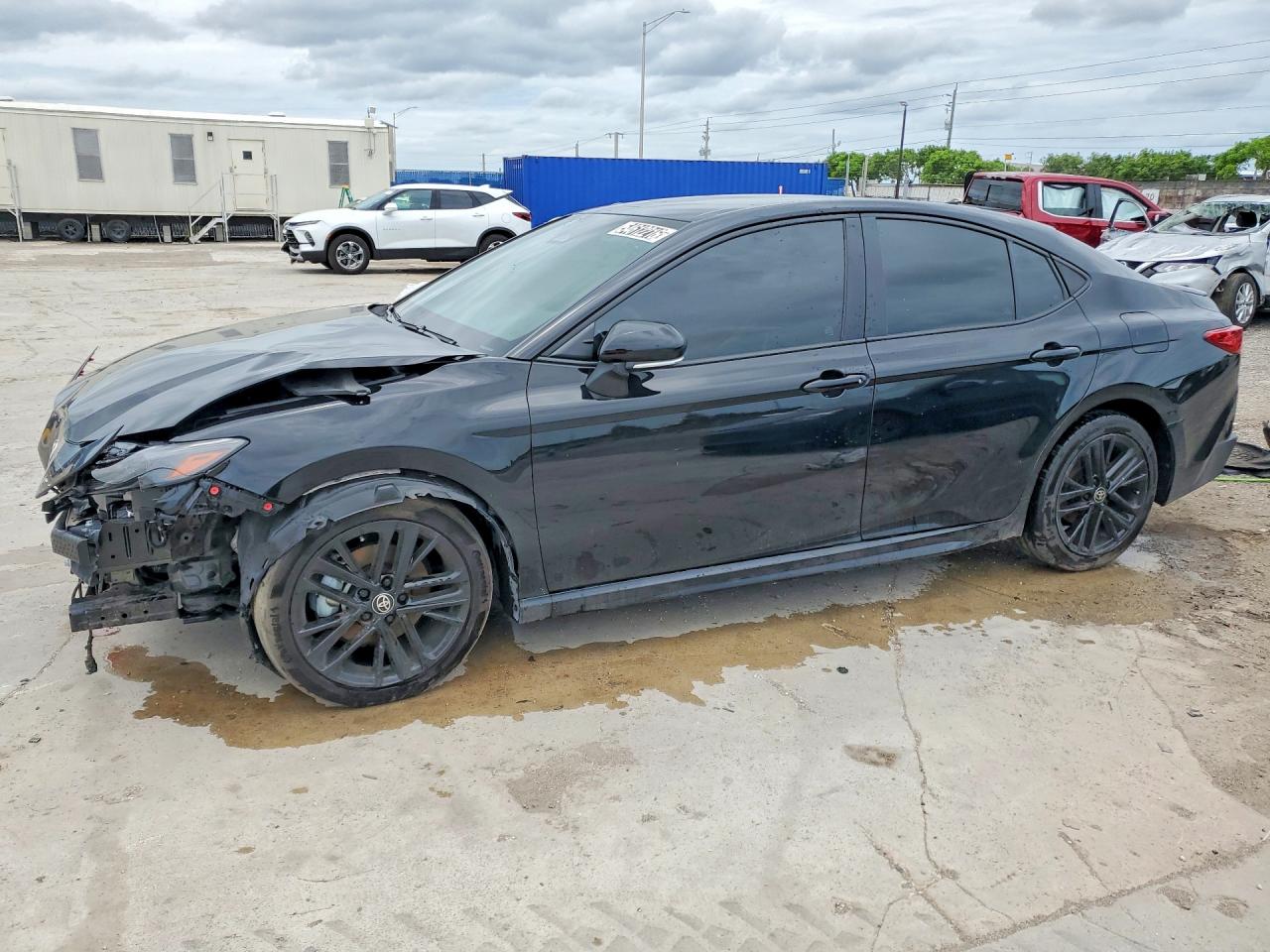 Salvage Toyota Camry Image