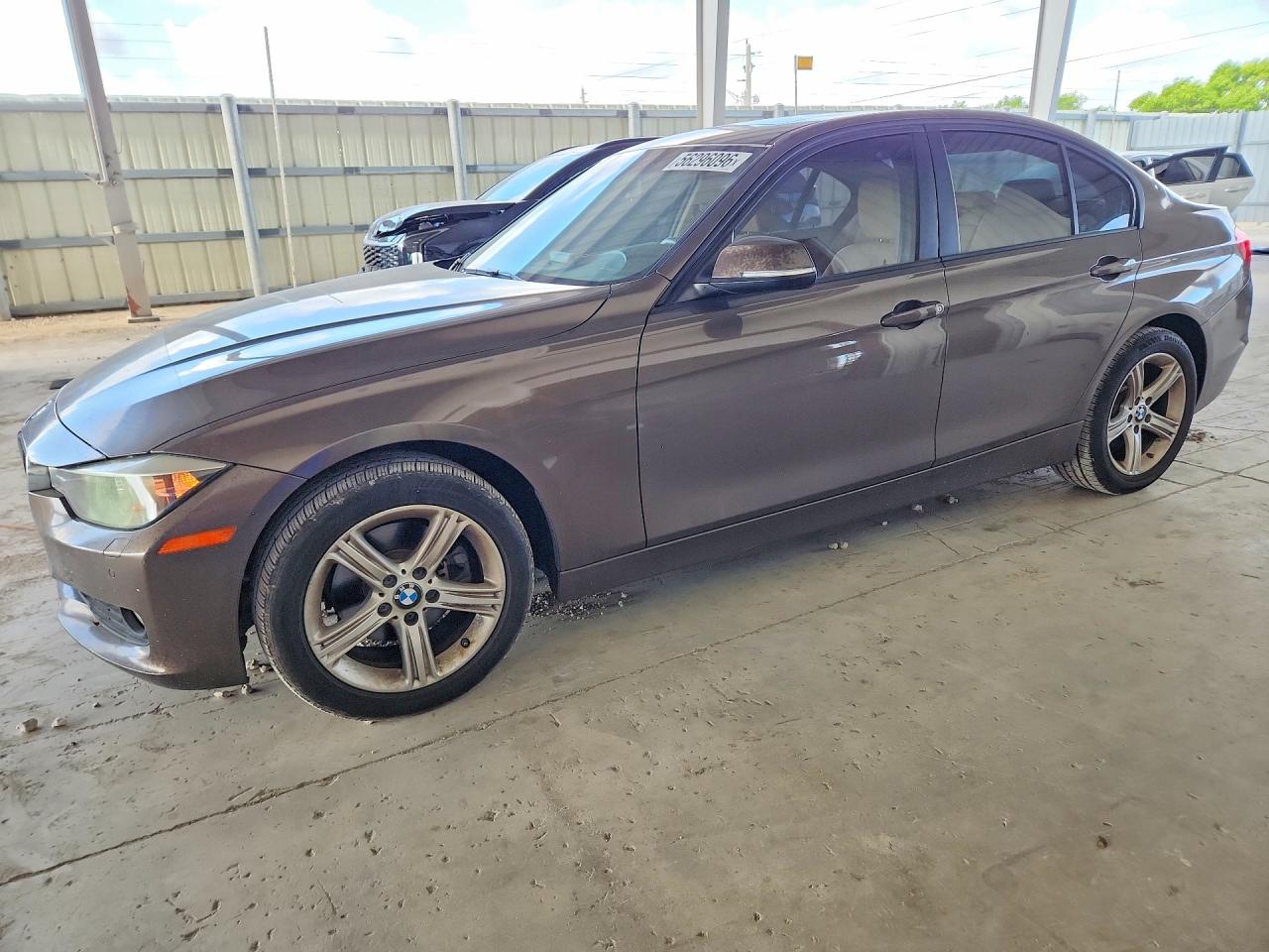 Salvage BMW 3 Series Image