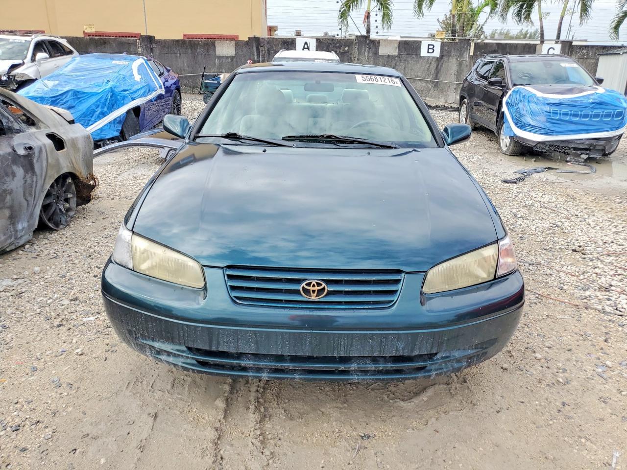 Toyota Camry Le