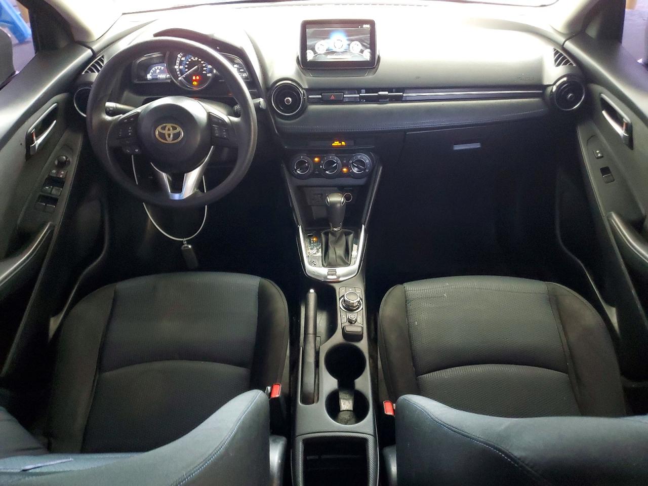 Toyota Yaris Base