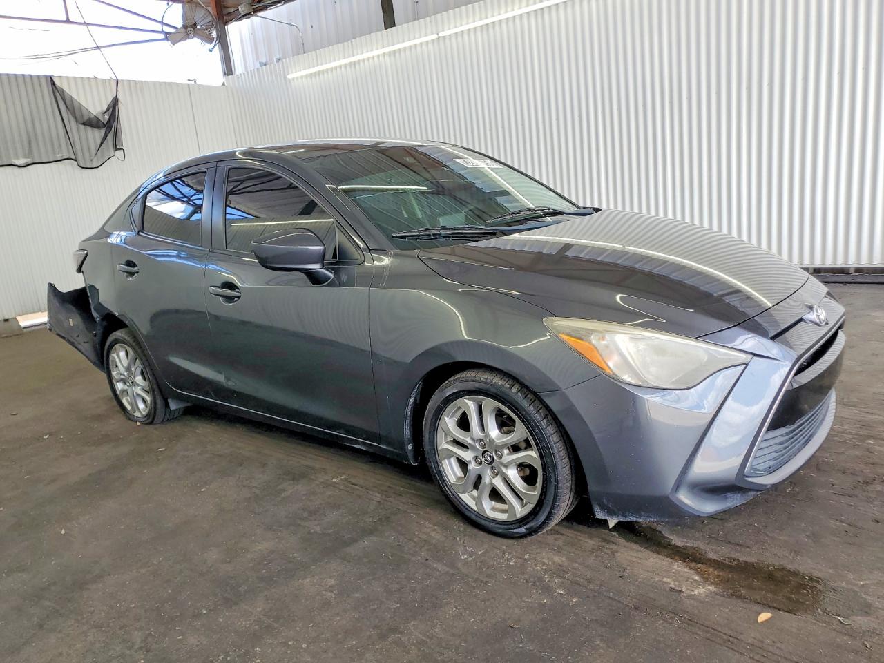 Toyota Yaris Base