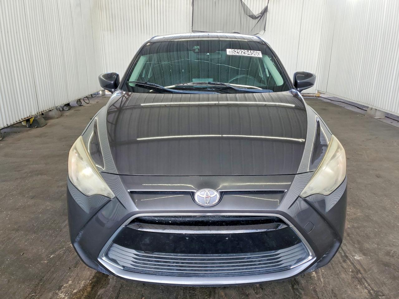 Toyota Yaris Base