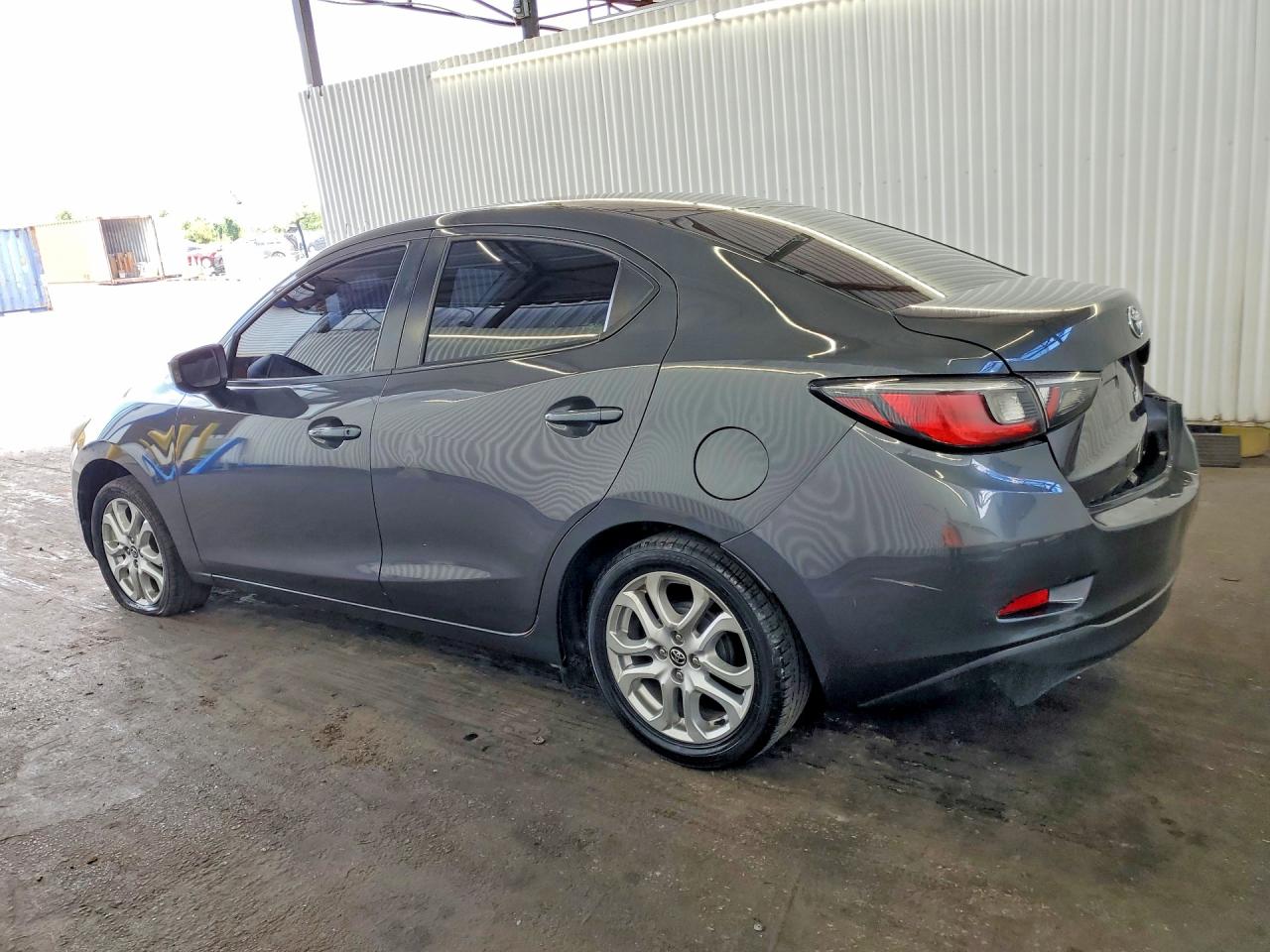 Toyota Yaris Base