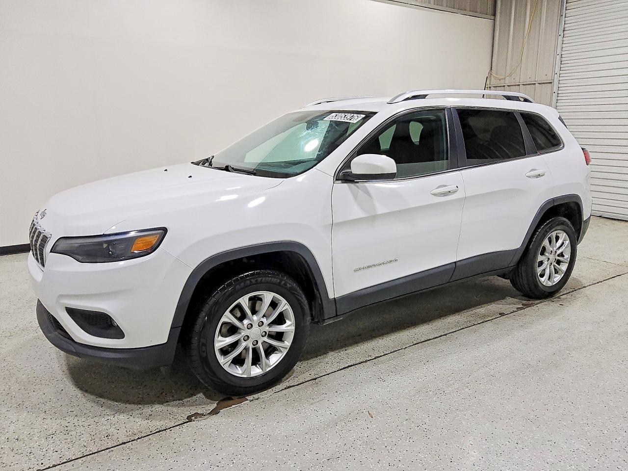 Salvage Jeep Cherokee Image