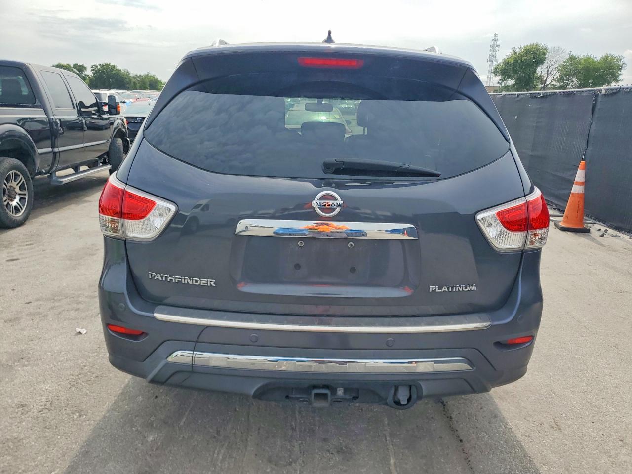 Nissan Pathfinder Platinum