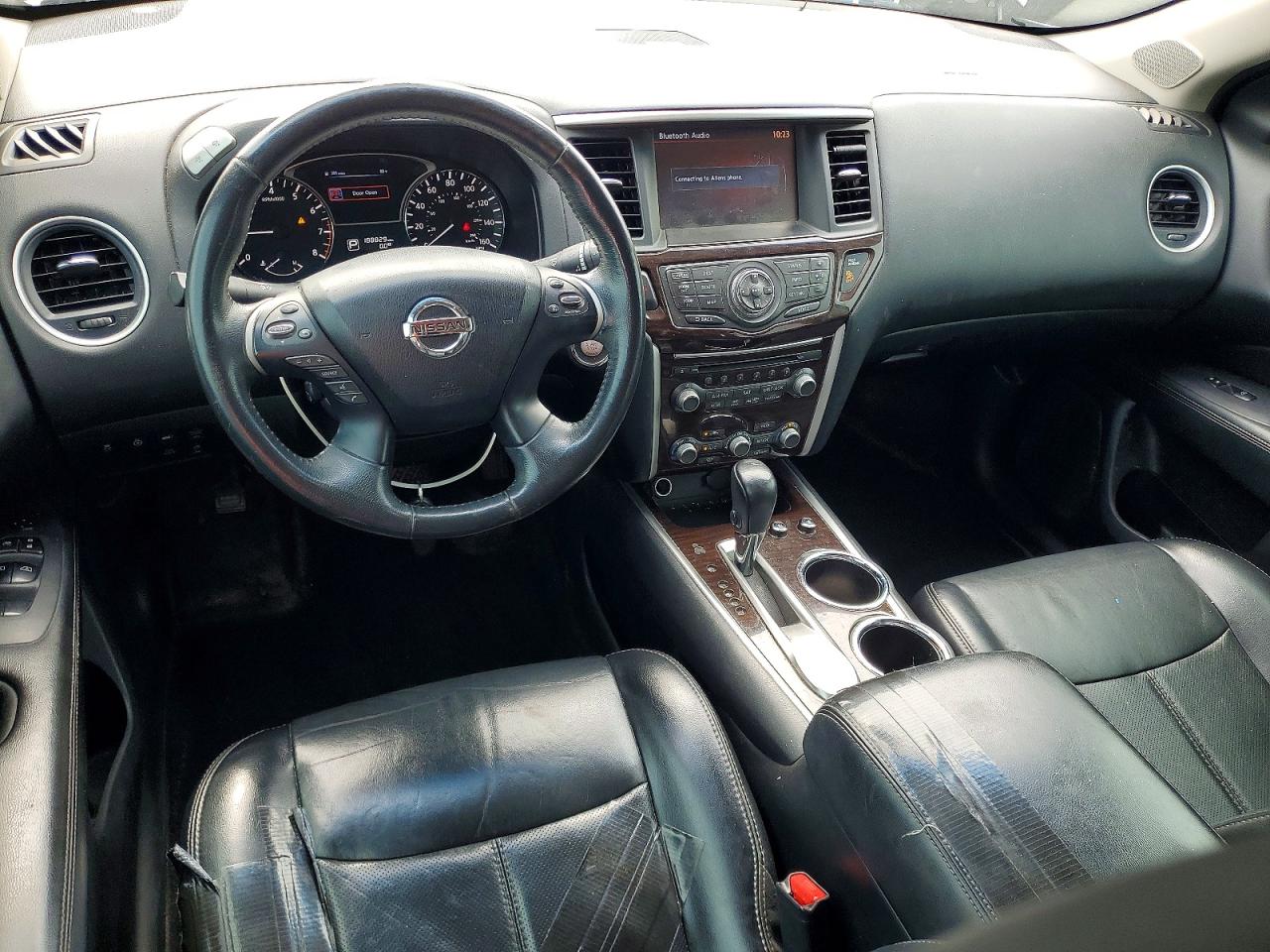 Nissan Pathfinder Platinum
