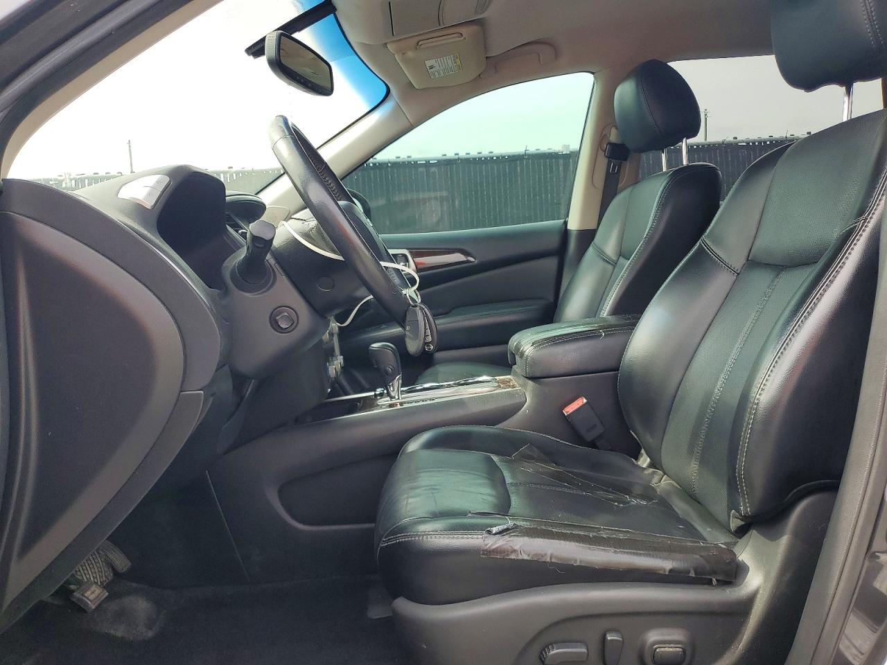 Nissan Pathfinder Platinum