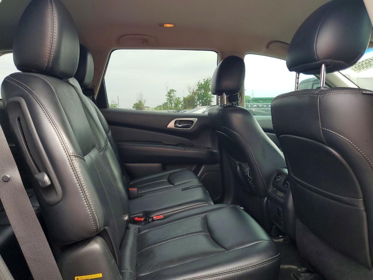 Nissan Pathfinder Platinum