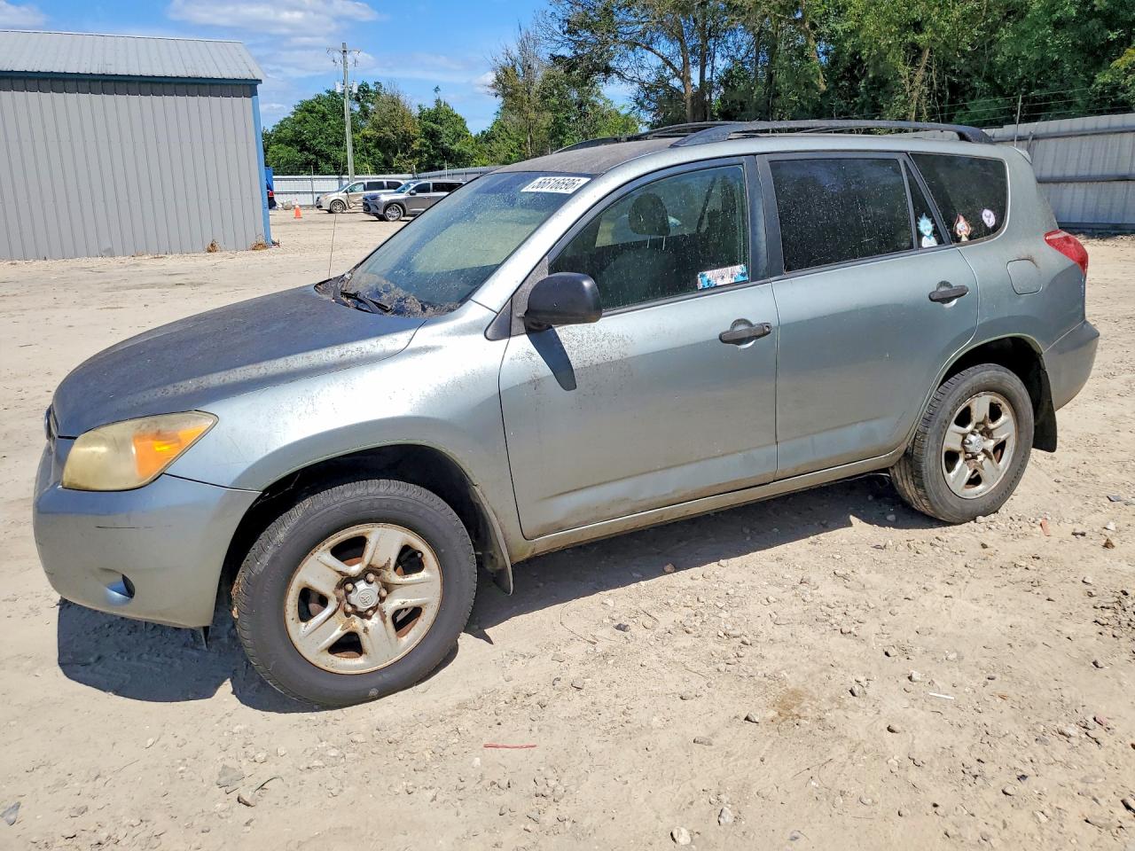 Salvage Toyota RAV4 Image