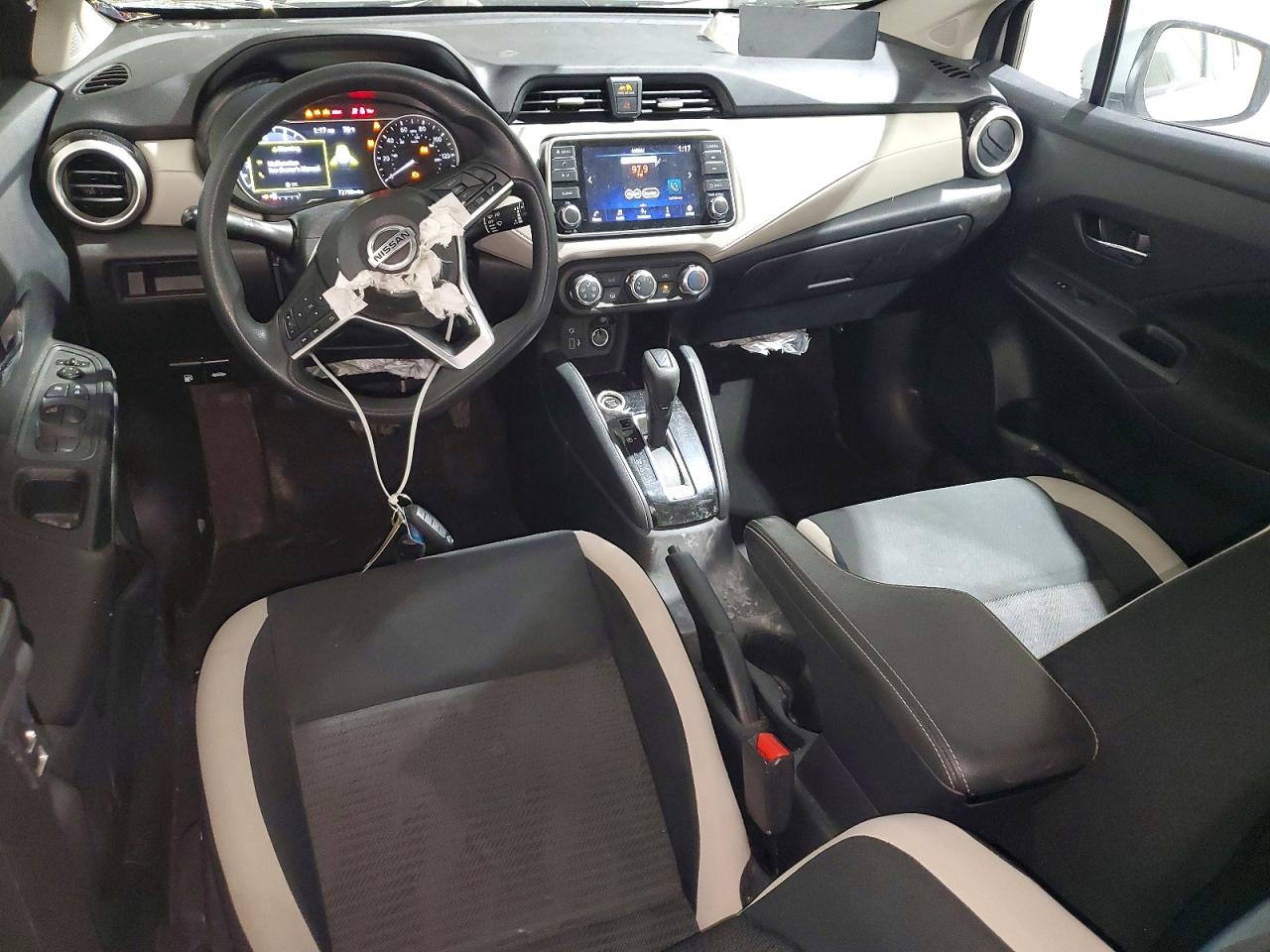 Nissan Versa Sv