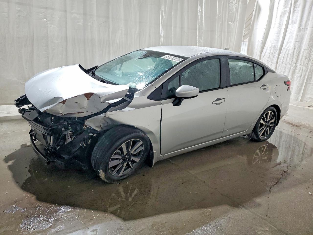 Salvage Nissan Versa Image