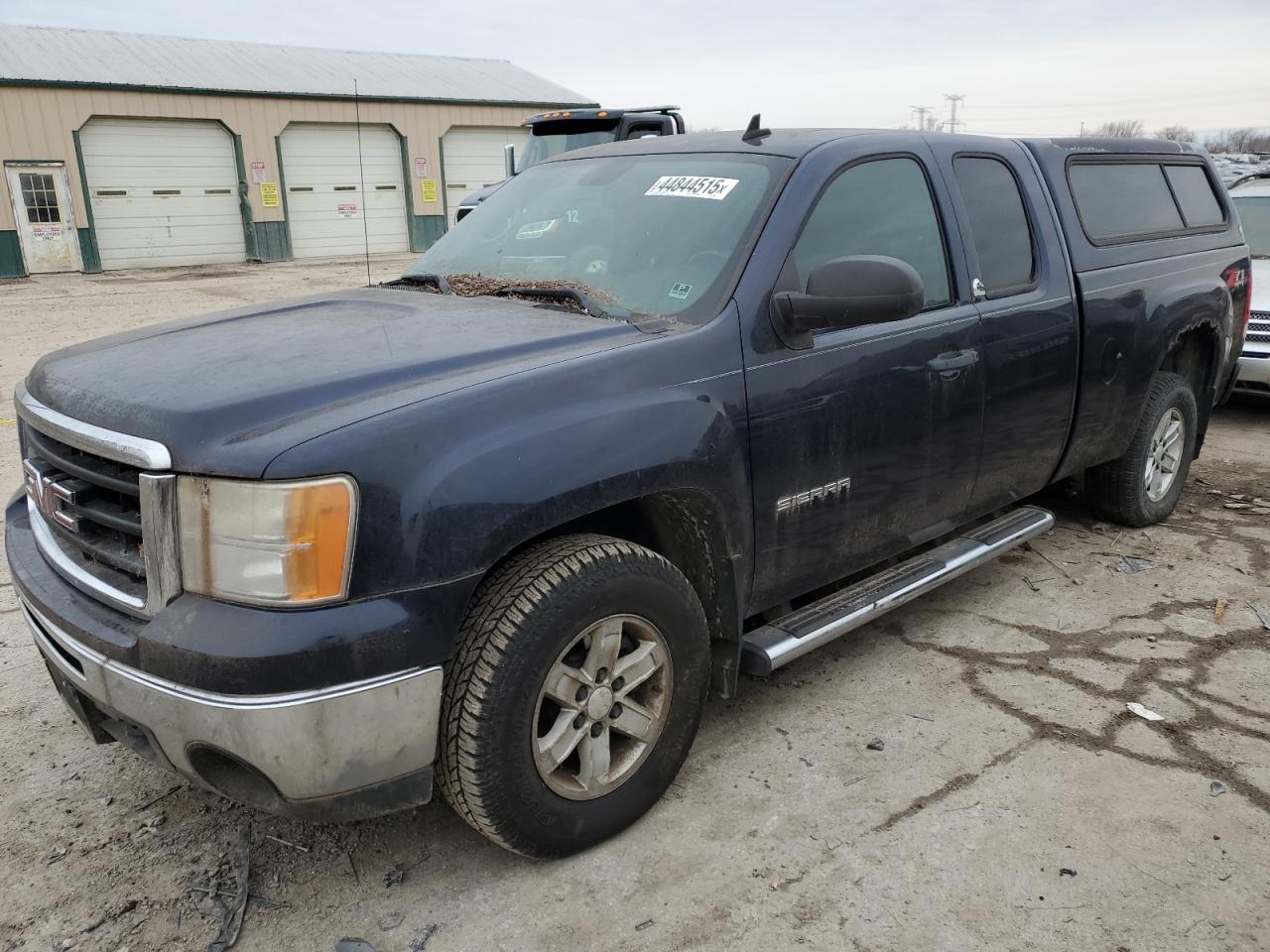 Salvage GMC Sierra Image