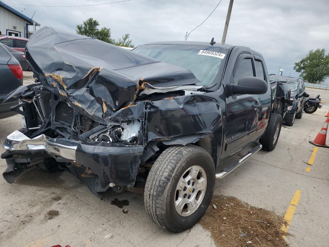 Salvage Chevrolet Silverado Image