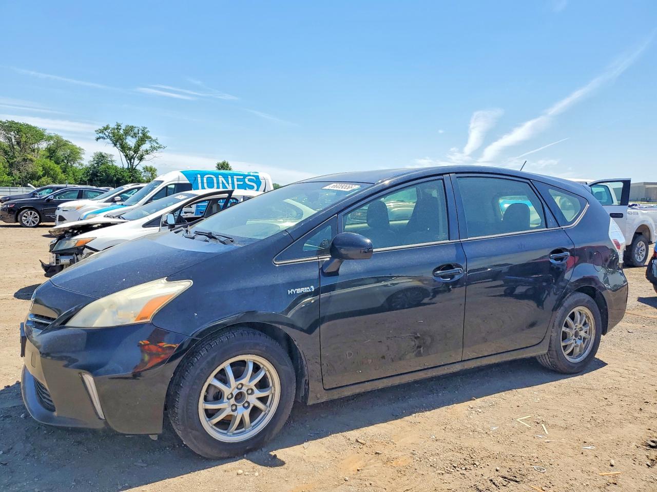 Salvage Toyota Prius Image