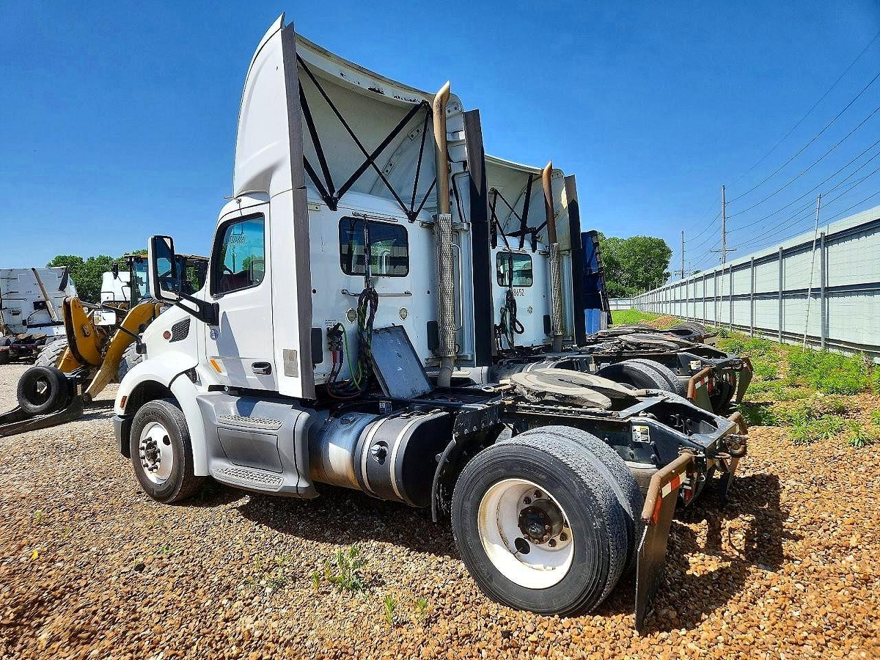 Peterbilt 579