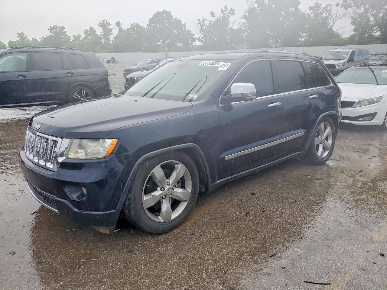 Salvage Jeep Cherokee Image