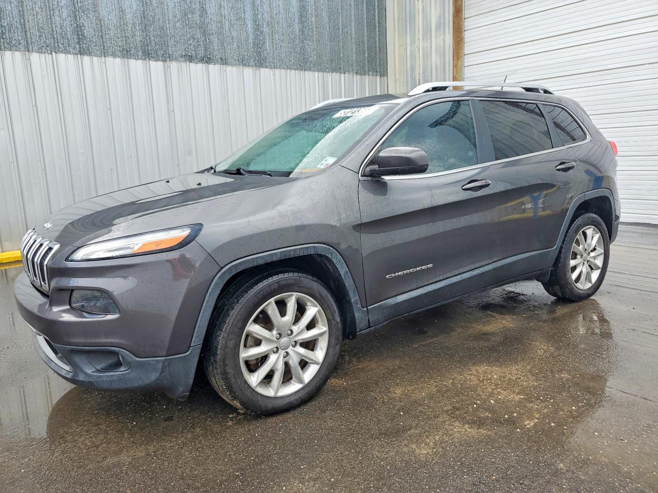 Salvage Jeep Cherokee Image