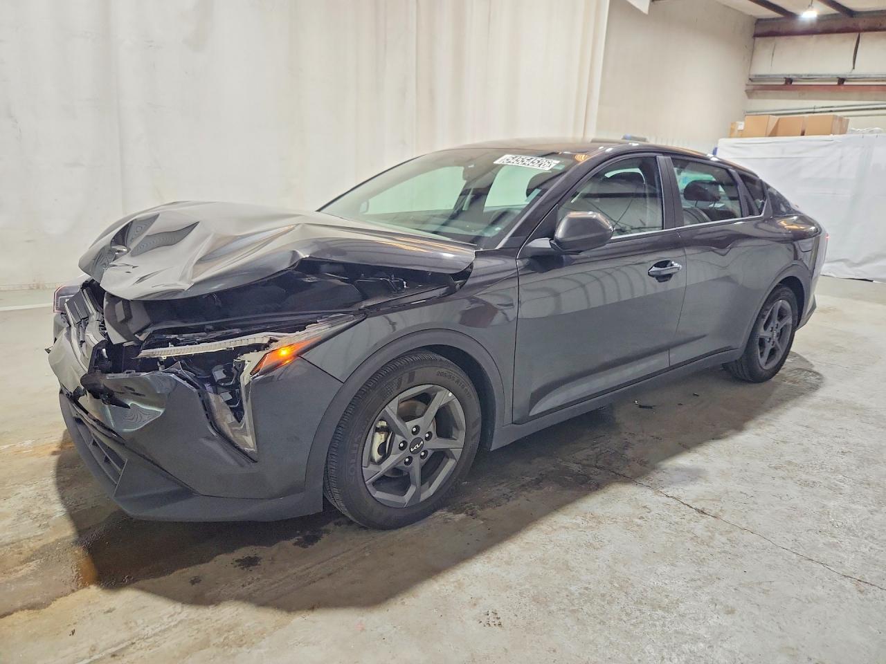 Salvage Kia K4 Image