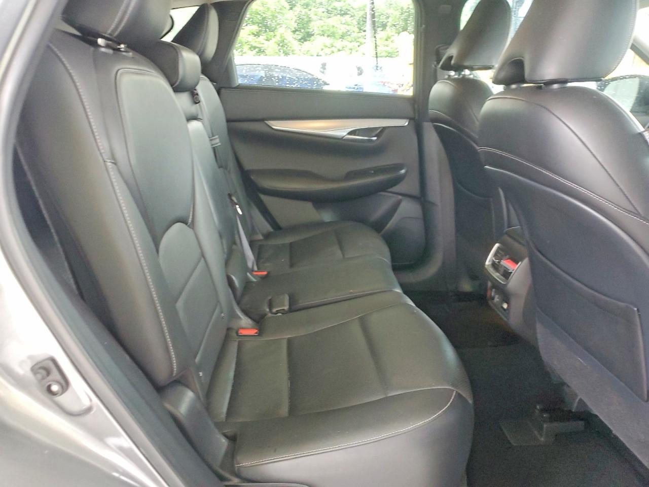 INFINITI Qx Essential